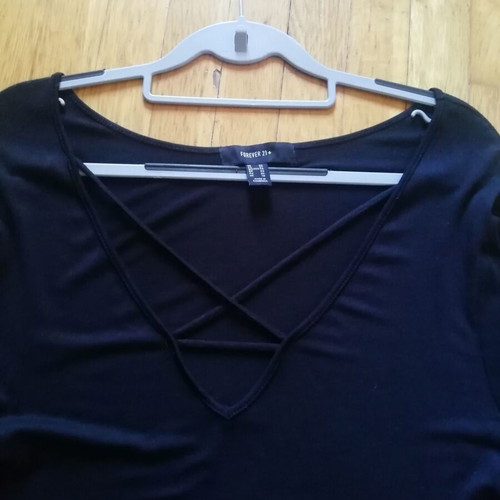 Forever 21+ μαύρη μπλούζα V-neck criss-cross size 0X σαν καινούργιο