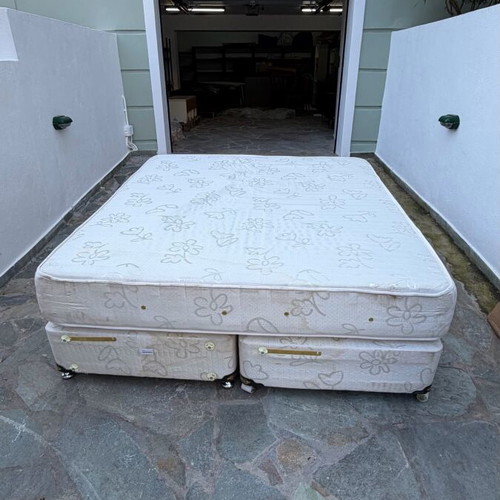 Double bed with mattress used 1.60x2 meters