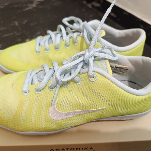 Nike Free Dance Studio 38 like new, green athletic shoes