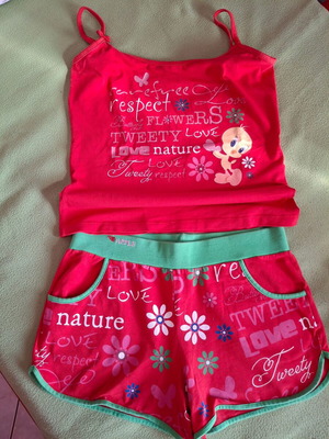 Tweety cotton set like new, red