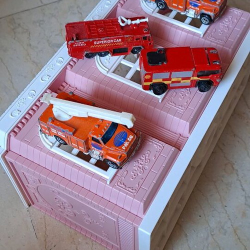 Fire brigade used, 4 metal vehicles