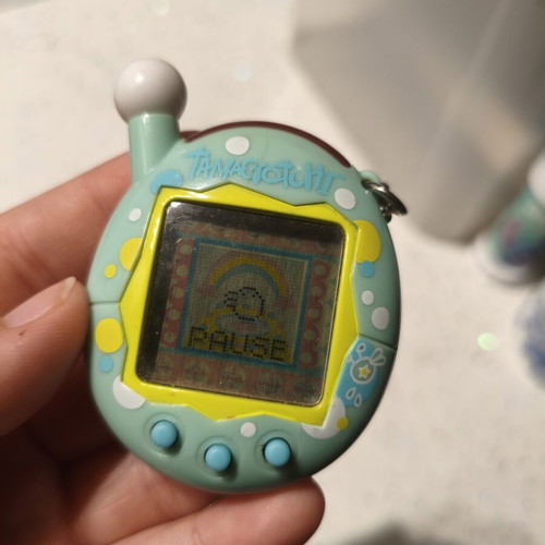Tamagotchi Connection V4.5 like new, rare and fully functional