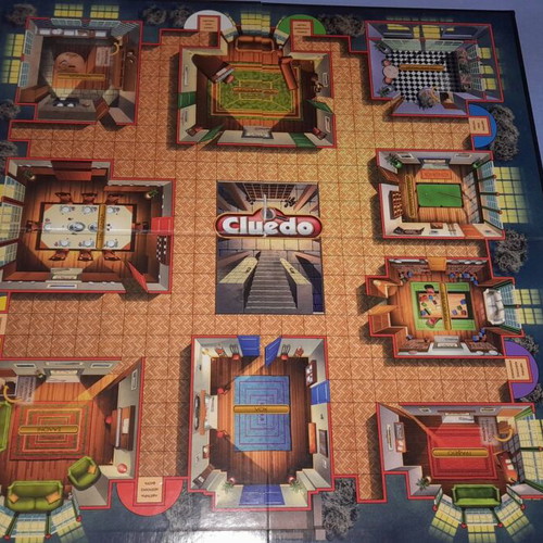 Cluedo Mystery at Black Manor board game