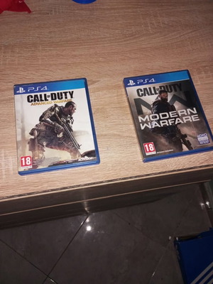 Call of Duty PS4 Bundle Modern Warfare 2019 and Advanced Warfare like new