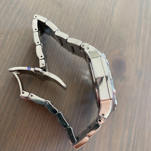 Vogue wristwatch women's used, barely worn