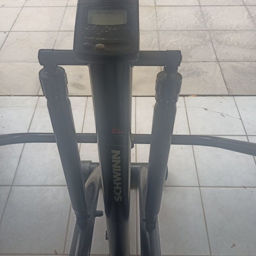 Stepper Schwinn semi-professional like new with wheels, dimensions 150x90cm