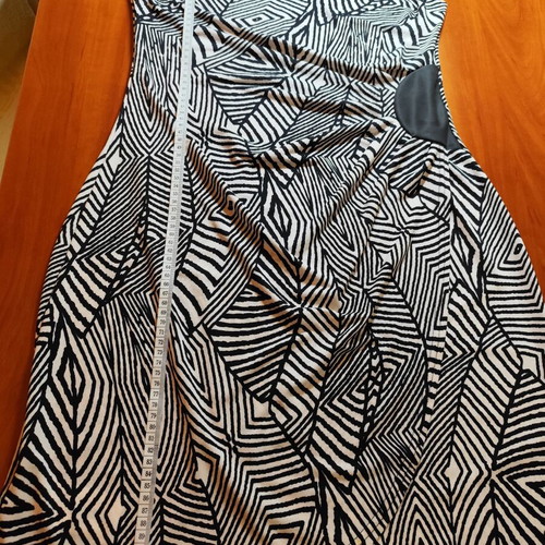 Elastic dress with geometric pattern size L like new