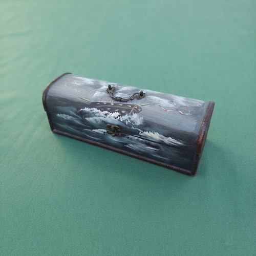 Vintage Chinese export wooden trinket box with maritime design