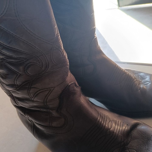 Buffalo leather cowboy short boots like new, brown, size 44.5