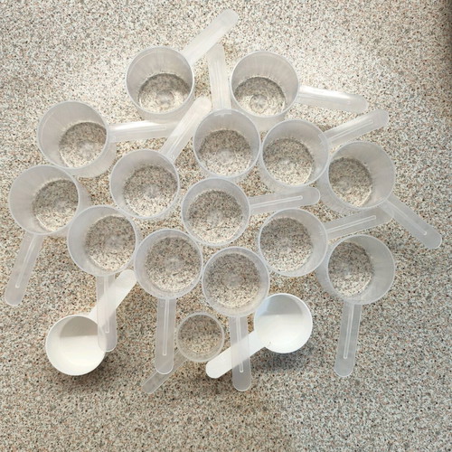 Plastic measuring scoop 60ml (14+3pcs) with handle new