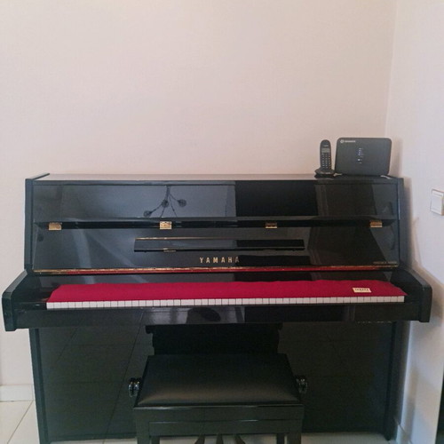 Yamaha P112N Silent Upright Piano like new, black glossy