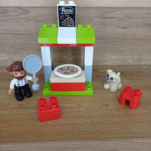 Lego Duplo Pizza Stand like new, 18 pieces, code 10927
