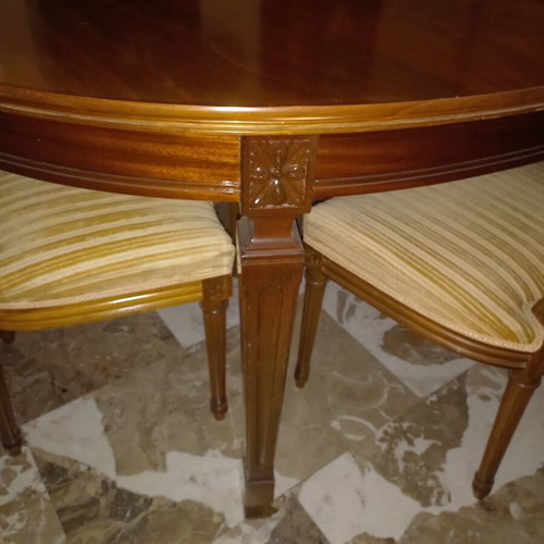 Handmade walnut table like new, oval with extensions for 12 people