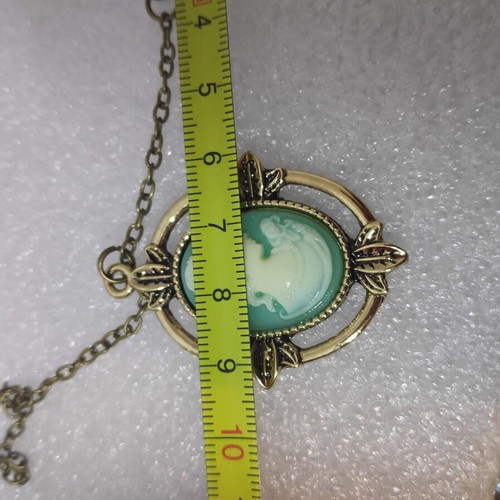 Vintage Cameo Pendant Necklace mint green, like new