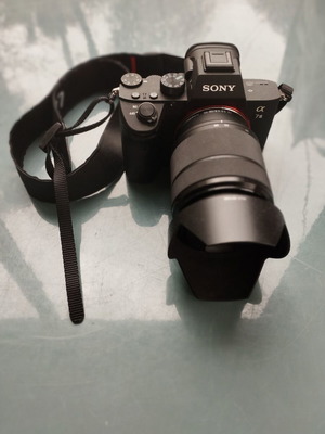 Sony A7 III Full Frame με φακό 28–70mm OSS σαν καινούργιο