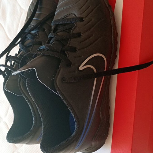 Nike football shoes size 36.5 with studs like new