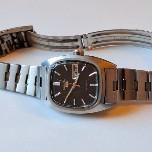 Vintage Seiko women's watch used in excellent condition