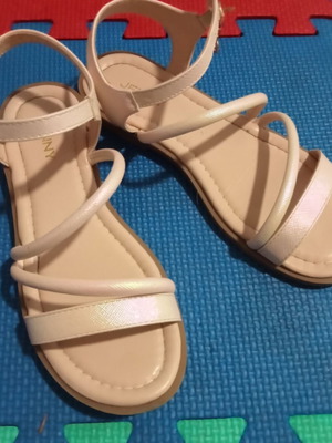 Πέδιλα Jenny νούμερο 34 σαν καινούργια, μπεζ και χρυσαφί