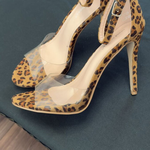 Ideal Shoes high heels size 40 new
