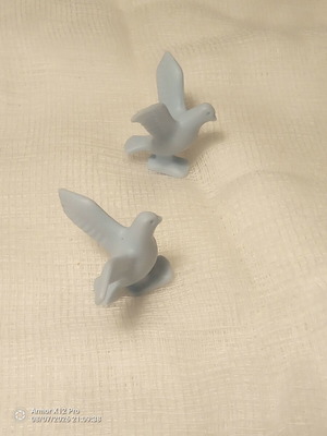 Playmobil accessories two white doves like new