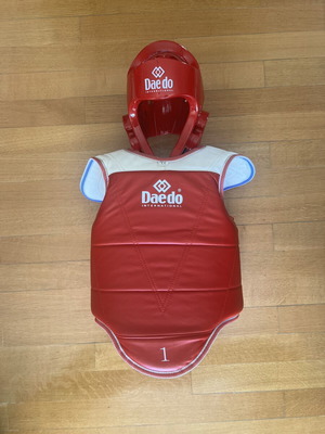 Daedo Taekwondo Chest Protector and Helmet like new