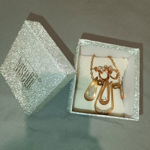 Visetti rose gold jewelry set like new, elegant earrings and necklace