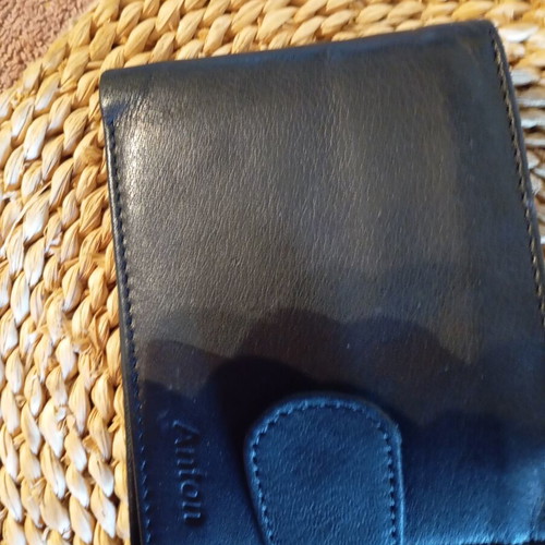Men's wallet genuine leather black, new, soft, 12x9.5 cm