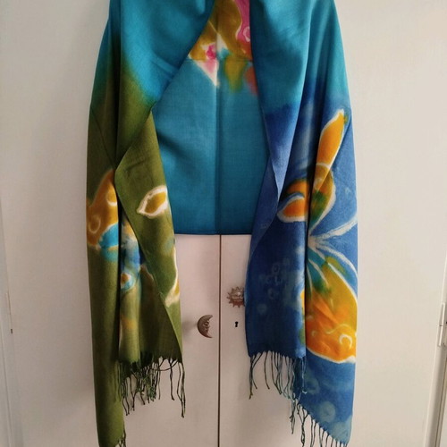 Scarf shawl blue with butterflies like new, 100% pashmina