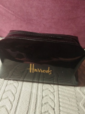 Harrods μαύρο λουστρίνι νεσεσέρ σαν καινούργιο