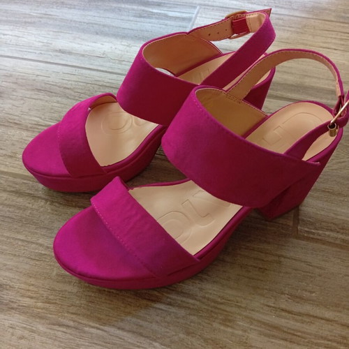 Chicago suede fuchsia sandals with block heel, size 39