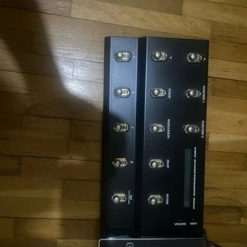 Line 6 Pod HD Pro with FBV MKII pedalboard like new