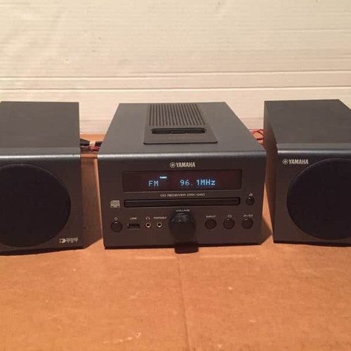 Yamaha CRX-040 sound system like new with CD, MP3, USB, iPod dock, radio