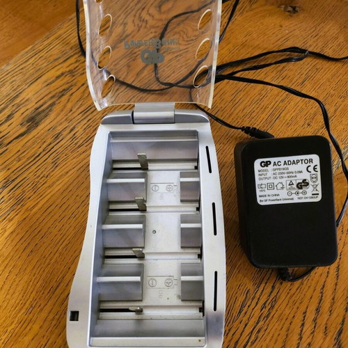 GP Batteries charger used for 4 Ni-MH batteries AA/AAA/9V/D/C