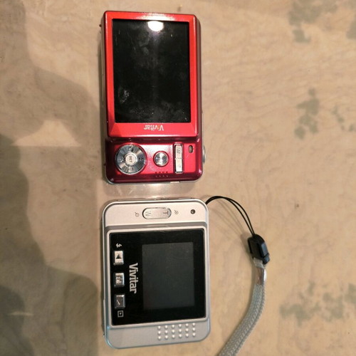 Vivitar cameras like new, pack of 2
