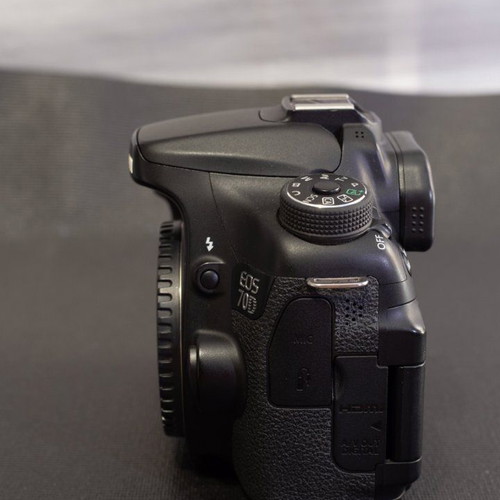 Canon EOS 70D with EF-S 24mm f/2.8 STM lens like new