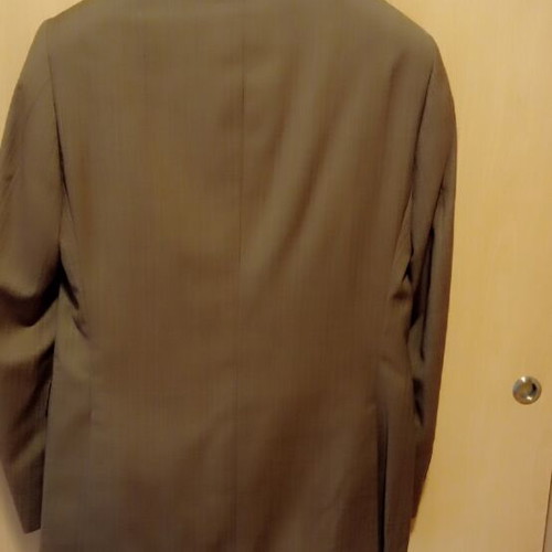 Bitsiani Suit Size 42 like new