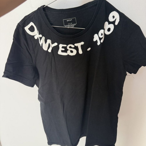 DKNY woman tshirt used, small size, black, 100% cotton