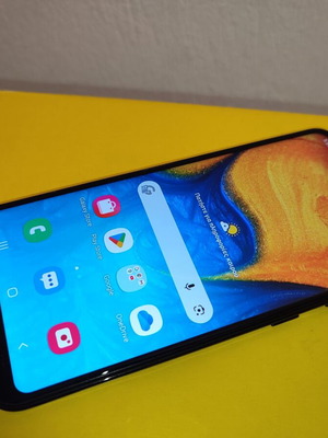 Samsung Galaxy A20e μεταχειρισμένο, πολύ καλή κατάσταση, 3ram/32g