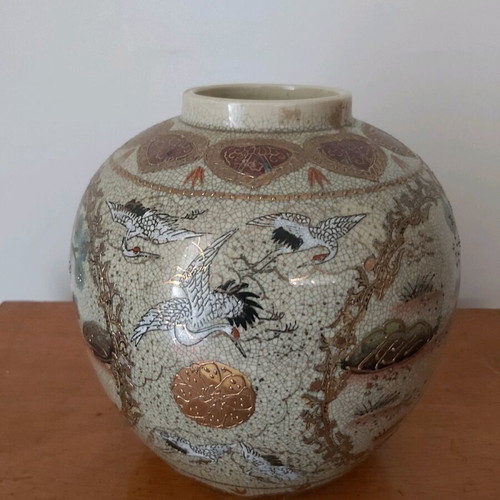 Chinese handmade vase in excellent condition