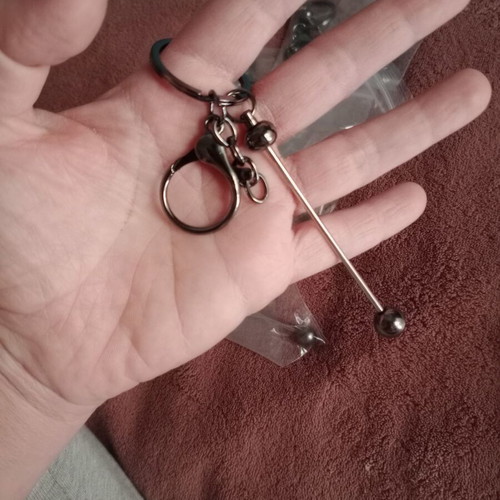 Keychains new, 6 gold and 7 anthracite for beads