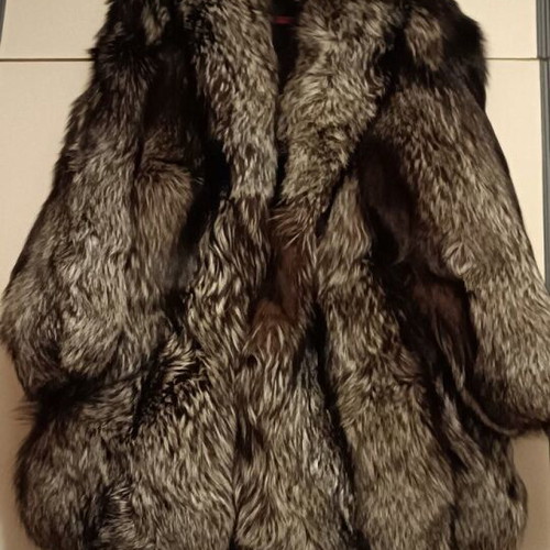 Genuine fox fur new, size medium to large, beige brown
