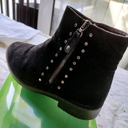 Velvet boots size 37 black like new