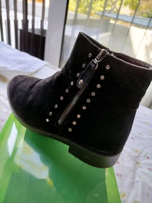 Velvet boots size 37 black like new