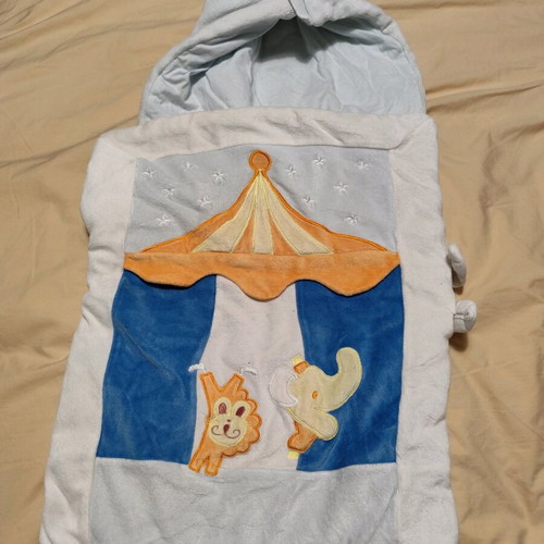 Baby blanket-bathrobe 0-6 months like new
