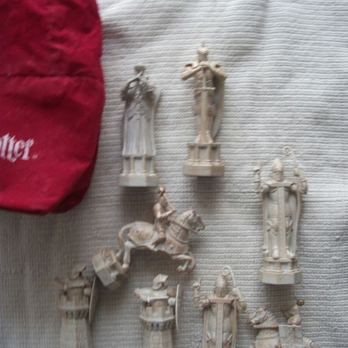 Harry Potter chess figures used, set of 8 with velvet pouch