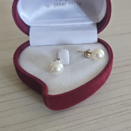 Gold K14 earrings with pearls diameter 8mm, weight 2g, like new