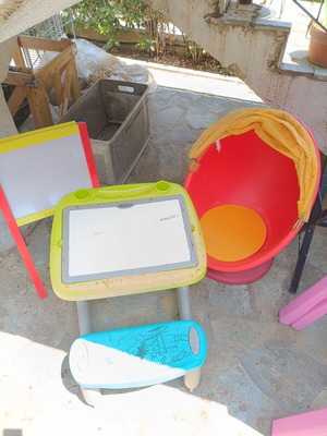Children's chair, double-sided board, table and baby desk used