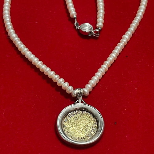 Pearl necklace with silver-gold pendant LALAOUNIS A21 used, 42 cm double-sided