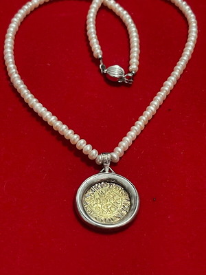 Pearl necklace with silver-gold pendant LALAOUNIS A21 used, 42 cm double-sided