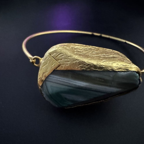 Handmade bracelet with agate, like new, multicolor and gold